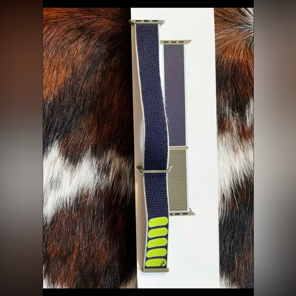 Apple Watch 40mm sport loop - like new!